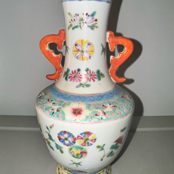 Source Unknown Other - Gorgeous Chinese Famille Rose Vase/ Jar/ Urn 9” Antique!